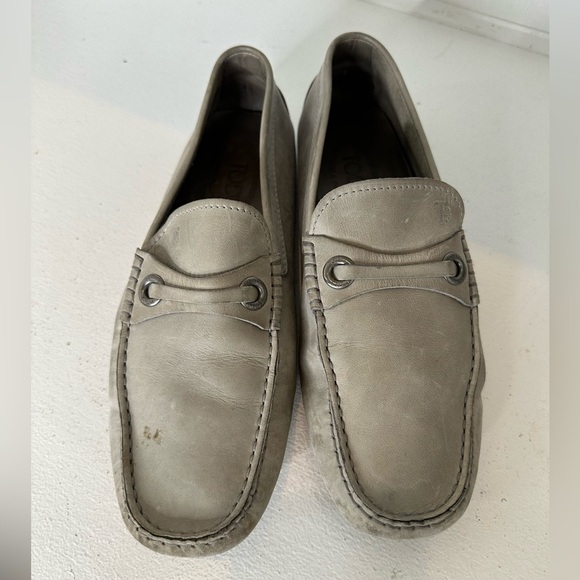 Tod’s Taupe Classic Leather Quiet Luxury Preppy Gommino Loafers –Size 8 (US 9.5) - Picture 3 of 10
